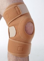 Knee support with open knee