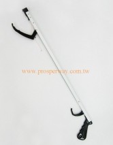 Reacher with ergonomic handle